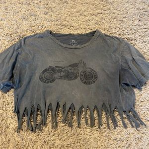 Cute cropped fringe tee